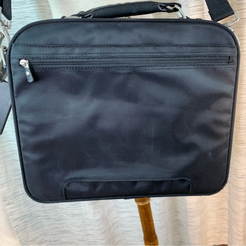 Dell black computer bag. - Picture 8 of 13